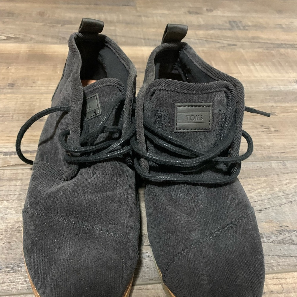 Toms